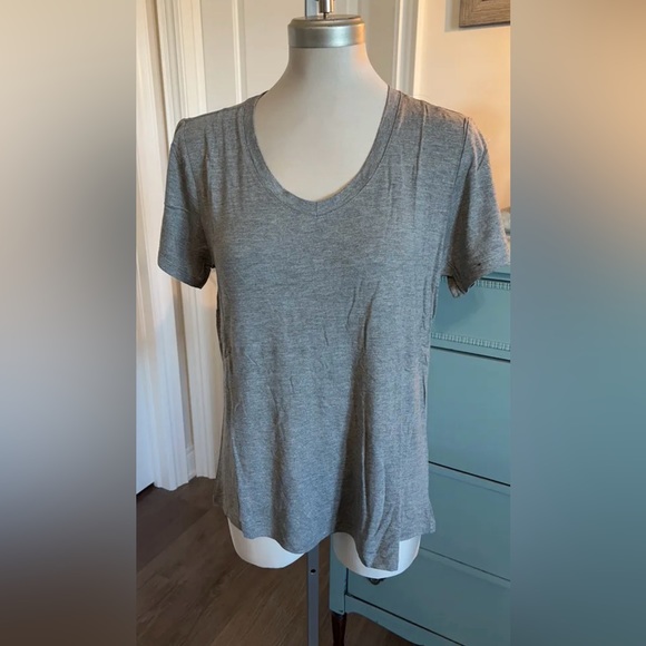 π₯ Brand New with Tag π₯ Ladies Fabulously Soft T-shirts - Picture 1 of 3